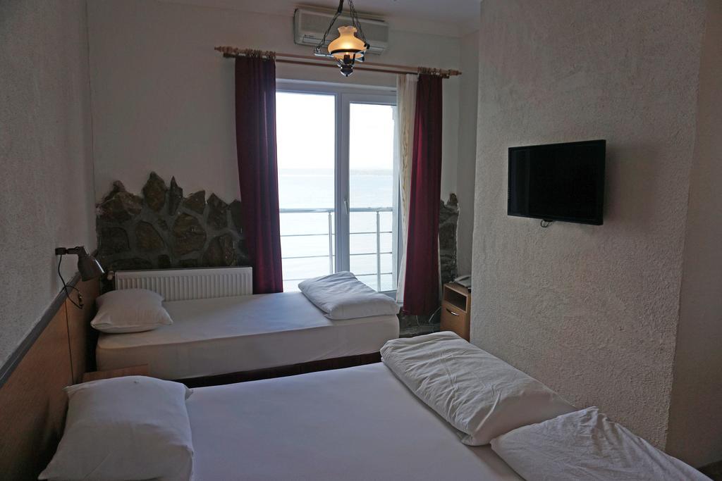 Aqua Boss Hotel Eceabat Bagian luar foto
